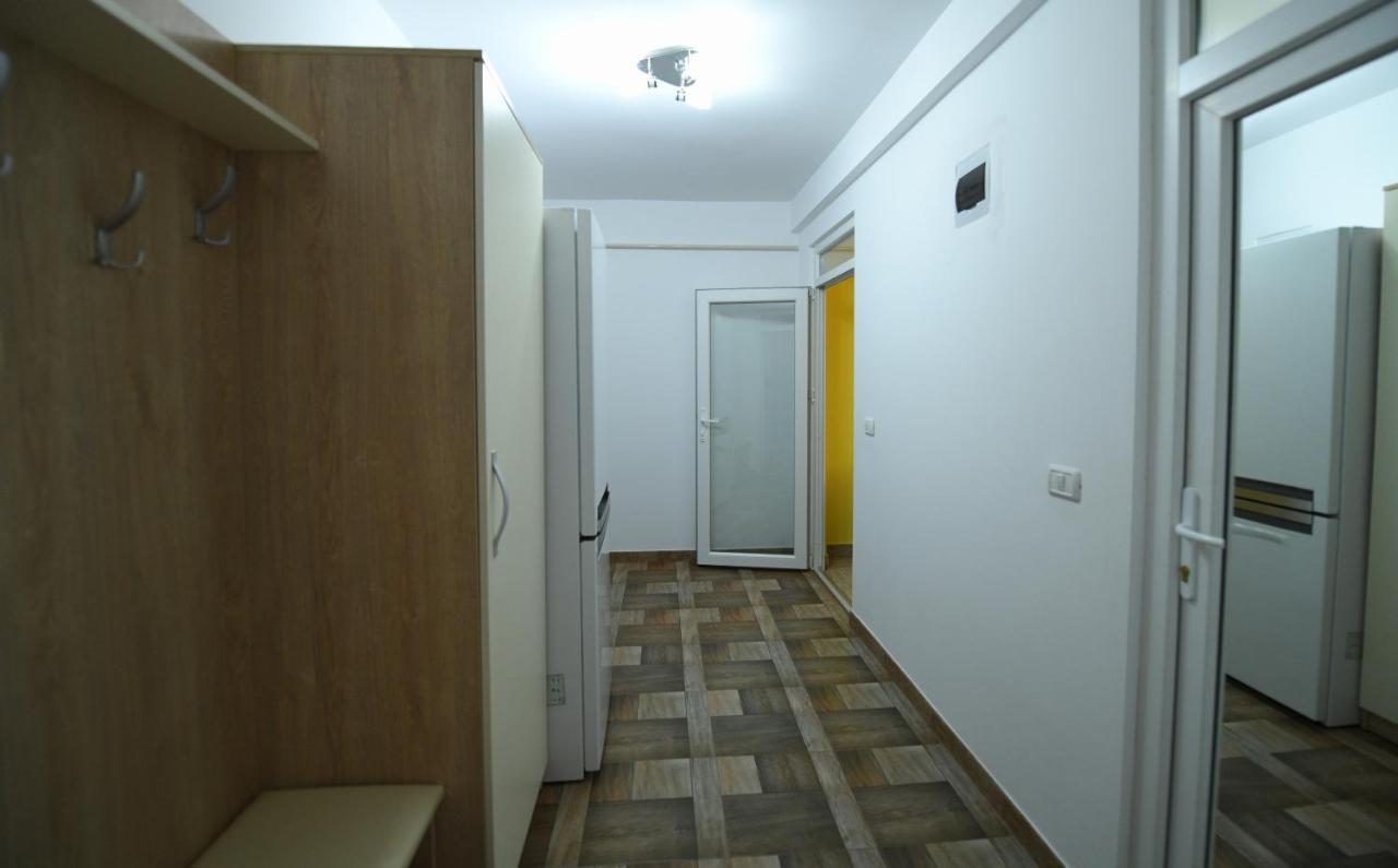 Apartament Trident Hateg Bagian luar foto